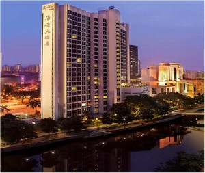 Night View Facade : Photo by Courtesy of River View Hotel